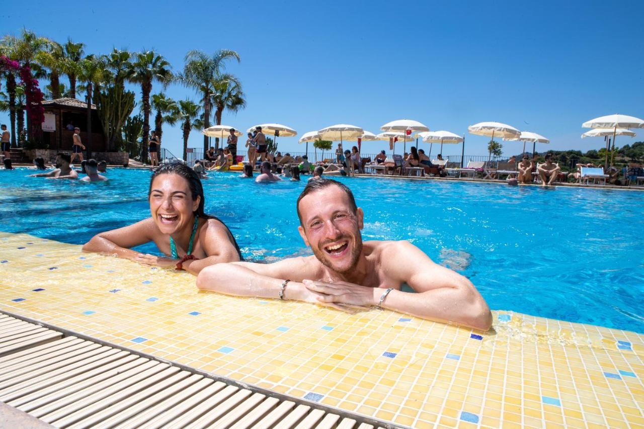 Hotel Olimpo Le Terrazze Letojanni Exteriér fotografie