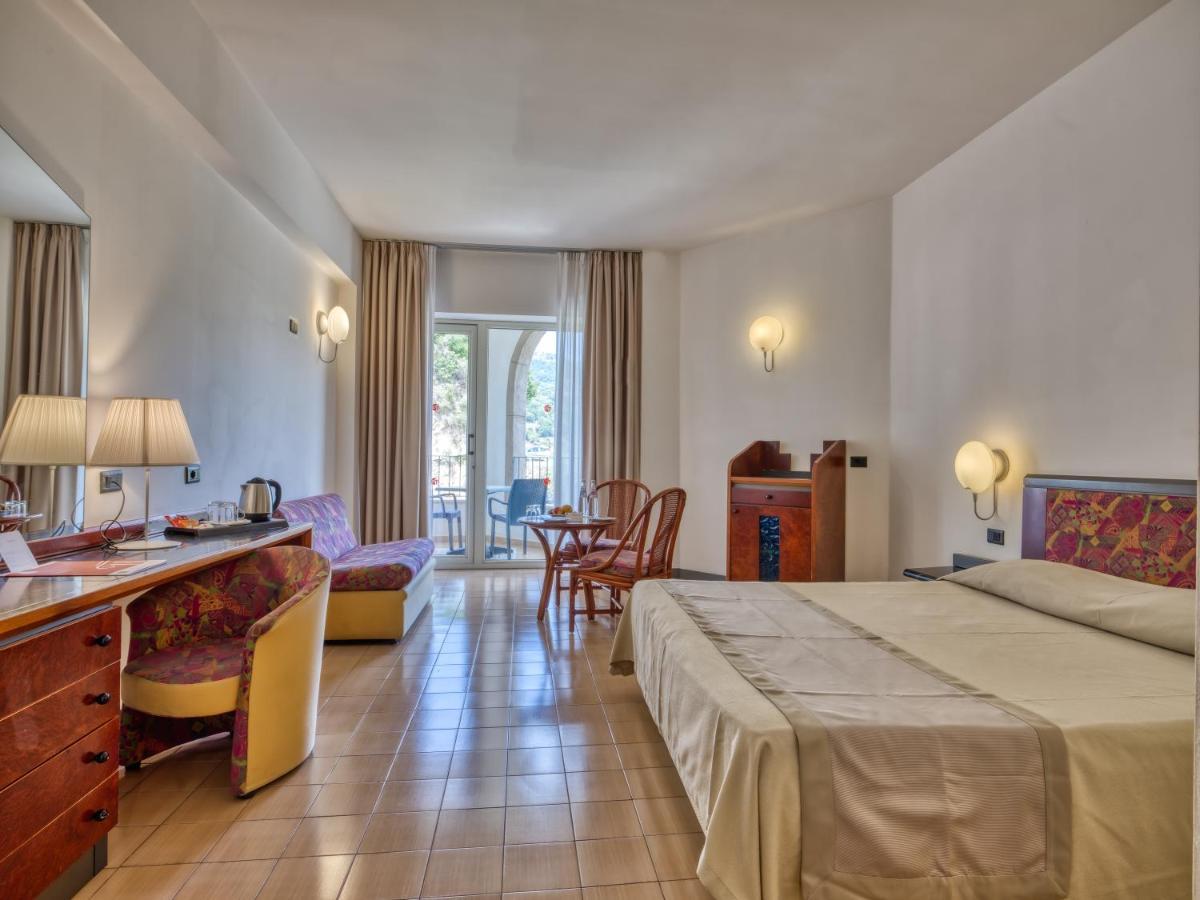 Hotel Olimpo Le Terrazze Letojanni Exteriér fotografie