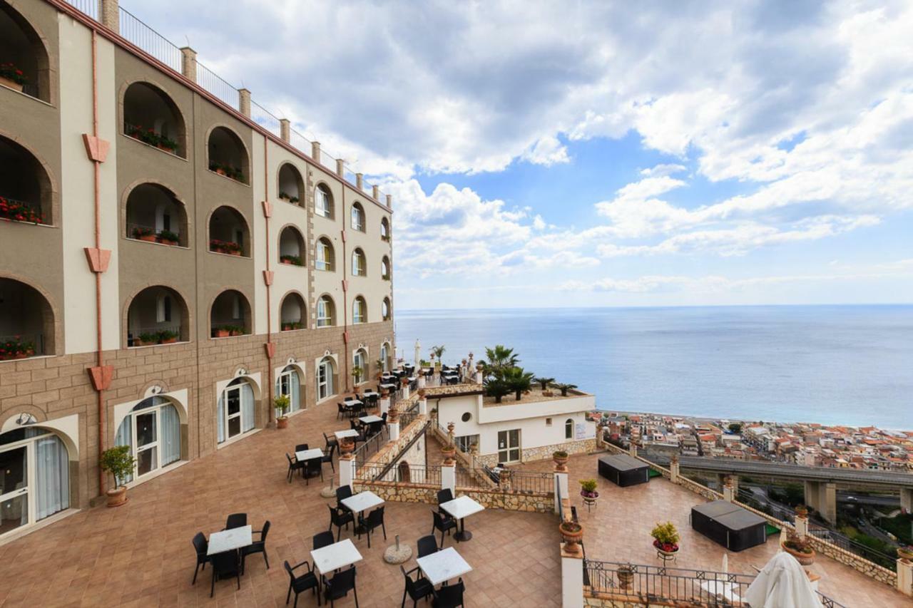 Hotel Olimpo Le Terrazze Letojanni Exteriér fotografie